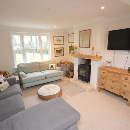Rent this 5 bed apartment on Wooden House Lane in New Forest, SO41 5QU
