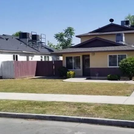 Buy this studio house on 1873 3rd Street in Bakersfield, CA 93304