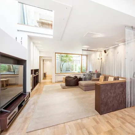 Rent this 6 bed house on Atalanta Street in London, SW6 6TU