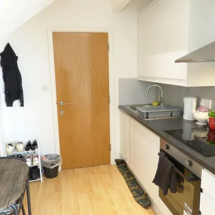Image 5 - 25 Neeld Crescent, The Hyde, London, NW4 3RP, United Kingdom - Apartment for rent