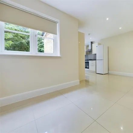 Image 4 - Quainton Street, London, NW10 0BE, United Kingdom - House for rent