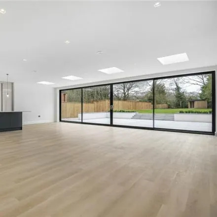 Image 2 - 353 The Meadway, Reading, RG30 4NX, United Kingdom - House for sale