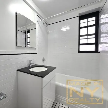 Image 7 - 51-01 39th Avenue, New York, NY 11104, USA - Apartment for rent