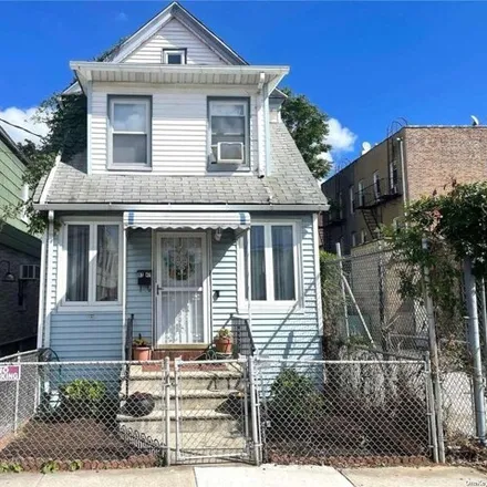 Image 1 - 97-47 106th Street, New York, NY 11416, USA - House for sale