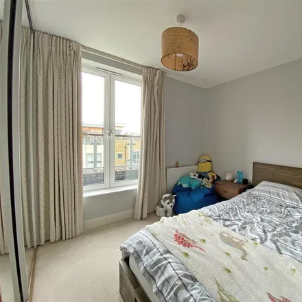 Image 9 - Sandy Lane, London, KT1 4BB, United Kingdom - Apartment for rent