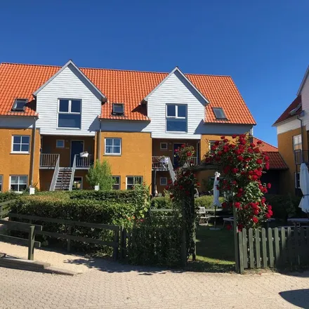 Rent this 2 bed apartment on Strandvejen 3M in 3390 Hundested, Denmark