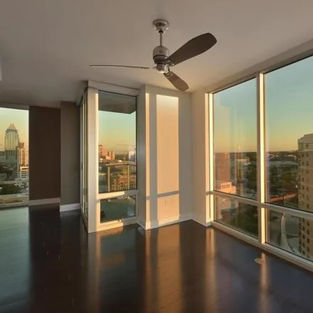 Image 8 - Spring, 300 Bowie Street, Austin, TX 78703, USA - Condo for rent
