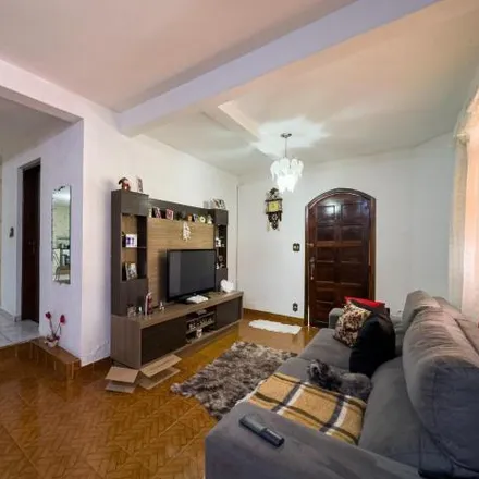 Buy this 4 bed house on Avenida Palmares in Vila Palmares, Santo André - SP