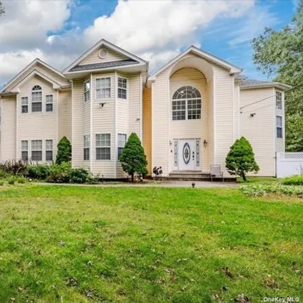 Buy this 7 bed house on 12 Legacy Court in Brookhaven, Coram