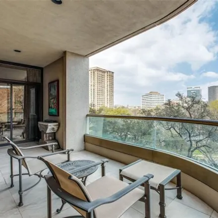 Buy this 2 bed condo on 3434 Lemmon Avenue East in Dallas, TX 75204