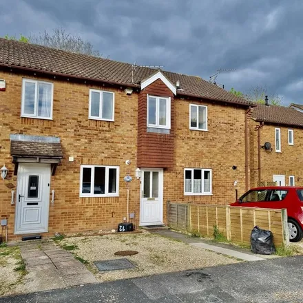 Rent this 2 bed townhouse on Pebble Court in Marchwood, SO40 4SS