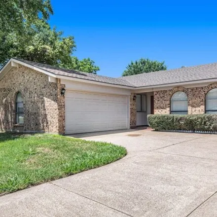 Buy this 3 bed house on 3625 Ravenhill Lane in Arlington, TX 76016