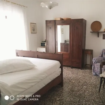 Rent this 1 bed room on Pizzeria Porta a Lucca in Via Martiri delle Ardeatine, 56123 Pisa PI