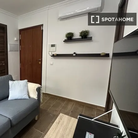 Image 1 - Calle de la Oropéndola, 28025 Madrid, Spain - Apartment for rent