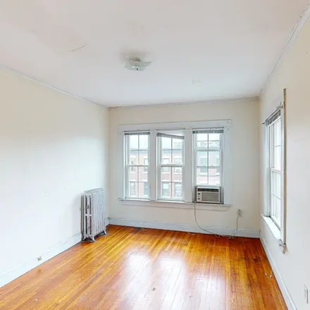 Rent this 1 bed apartment on #19 in 15 Glenville Avenue, Allston