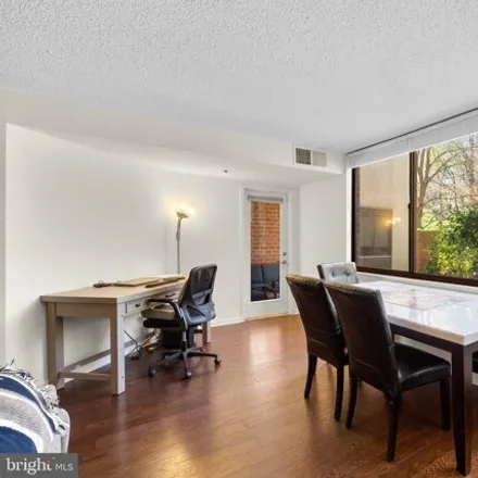 Image 6 - TenTenOne, 10101 Grosvenor Place, Parkside, North Bethesda, MD 20814, USA - Condo for sale