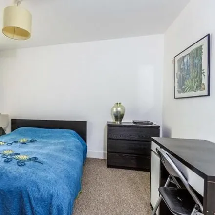 Rent this 3 bed apartment on Demon Dave's Barbers in Bishop Street, Portsmouth