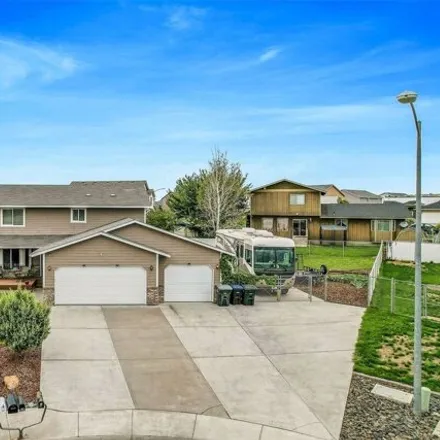 Buy this 4 bed house on 818 W Sage Bay Dr in Moses Lake, Washington