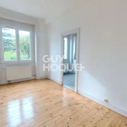Rent this 3 bed apartment on 27 Rue du Cimetière in 42100 Saint-Étienne, France