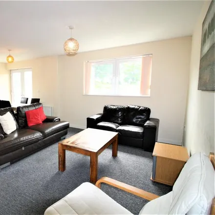 Rent this 2 bed apartment on Beeches Bank in Sheffield, S2 3RL