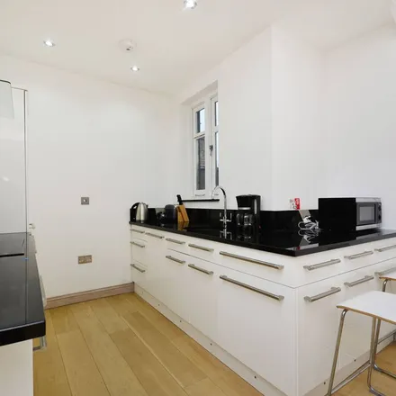 Rent this 2 bed apartment on Frontier.ac.uk in 50-52 Rivington Street, London