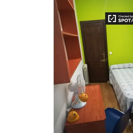 Rent this 1studio room on Aparcamiento Plaza del Carmen in Plaza del Carmen, 28013 Madrid