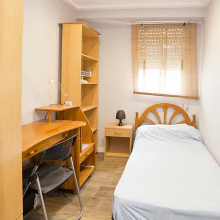 Rent this 4 bed apartment on Carrer de Benicarló in 31, 46020 Valencia