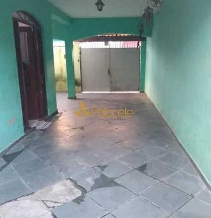 Buy this 3 bed house on Rua Lavrinhas in Conjunto Habitacional Terra dos Ipês II, Pindamonhangaba - SP