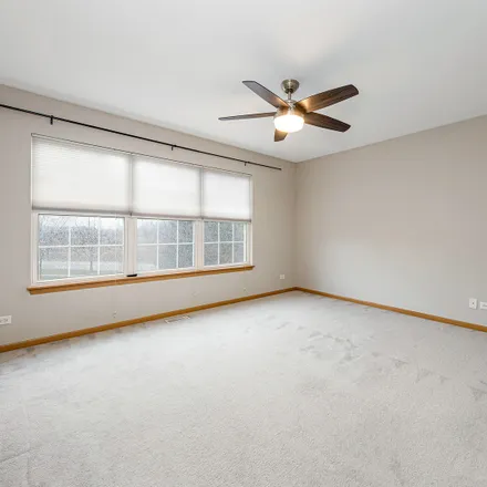 Image 2 - 708 Woodewind Drive, Naperville, IL 60563, USA - Loft for rent