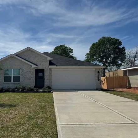 Rent this 4 bed house on 5300 Bryan Road in Rosenberg, TX 77469