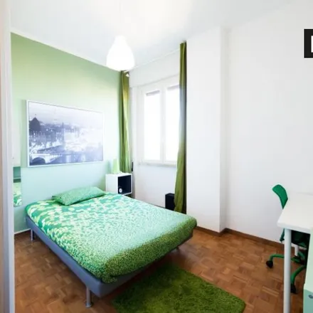 Rent this 6 bed room on Piazza Trento e Trieste in Via Giuseppe Mazzini, 40125 Bologna BO