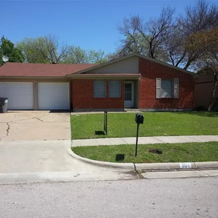 Rent this 3 bed house on 923 Memorial Drive in Wylie, TX 75098