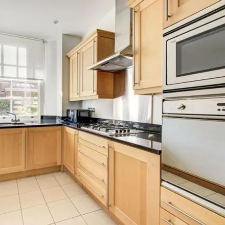 Image 4 - Maida Vale, London, W9 1SD, United Kingdom - Apartment for sale