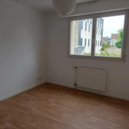 Image 5 - 18 Rue du Val de Saire, 50100 Cherbourg-en-Cotentin, France - Apartment for rent