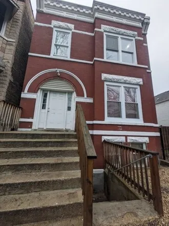 Buy this 9 bed house on 1827 South Ridgeway Avenue in Chicago, IL 60623