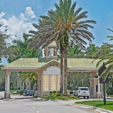 Rent this 6 bed house on 912 Windward Way in Weston, Florida