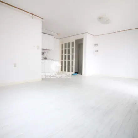 Rent this studio apartment on 서울특별시 강남구 역삼동 657-16
