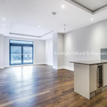 Rent this 3 bed apartment on 77 Muswell Hill in London, N10 3PJ