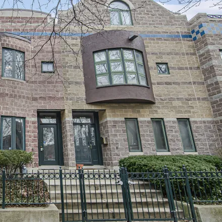 Rent this 2 bed townhouse on 5317 South Drexel Avenue in Chicago, IL 60615