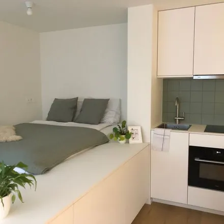 Rent this 1 bed apartment on Kapsalon in Tessenstraat - Fonteinstraat 1B, 3000 Leuven