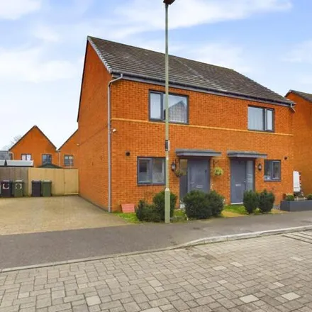 Buy this 2 bed duplex on 2 Stable Place in East Hampshire, GU35 0GL