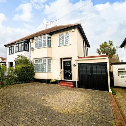 Buy this 3 bed duplex on Exford Avenue in Southend-on-Sea, SS0 0DZ