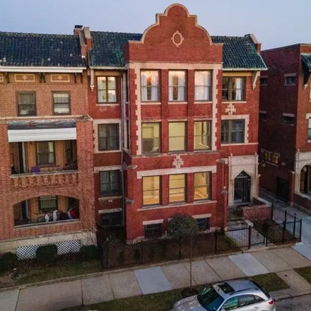 Rent this 5 bed apartment on 5019 South Drexel Boulevard in Chicago, IL 60615