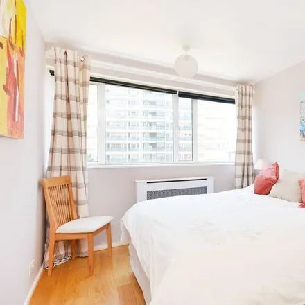 Image 5 - Wilkins House, Churchill Gardens Road, London, SW1V 3BY, United Kingdom - Apartment for rent