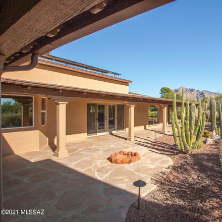 Rent this 3 bed house on 8627 N Aspen Ave in Tucson, AZ
