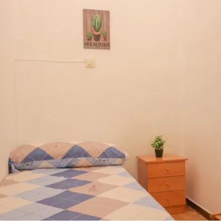 Rent this 5 bed room on Granel Madrid in Calle de Embajadores, 12