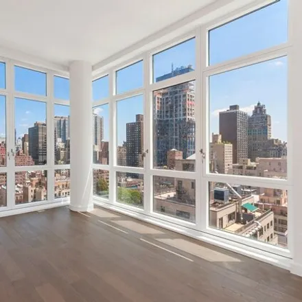 Image 7 - The Halcyon, 305 East 51st Street, New York, NY 10022, USA - Condo for sale