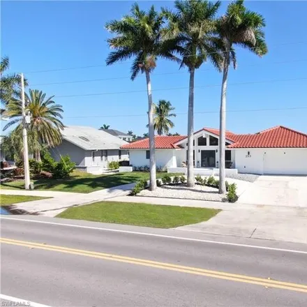 Image 5 - 247 North Barfield Drive, Marco Island, FL 34145, USA - House for sale