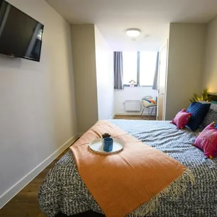 Rent this studio apartment on St. James Boulevard in Scotswood Road, Newcastle upon Tyne