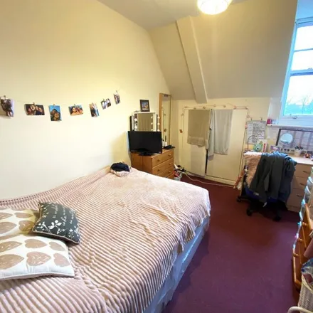 Rent this 6 bed apartment on Demon Dave's Barbers in Bishop Street, Portsmouth